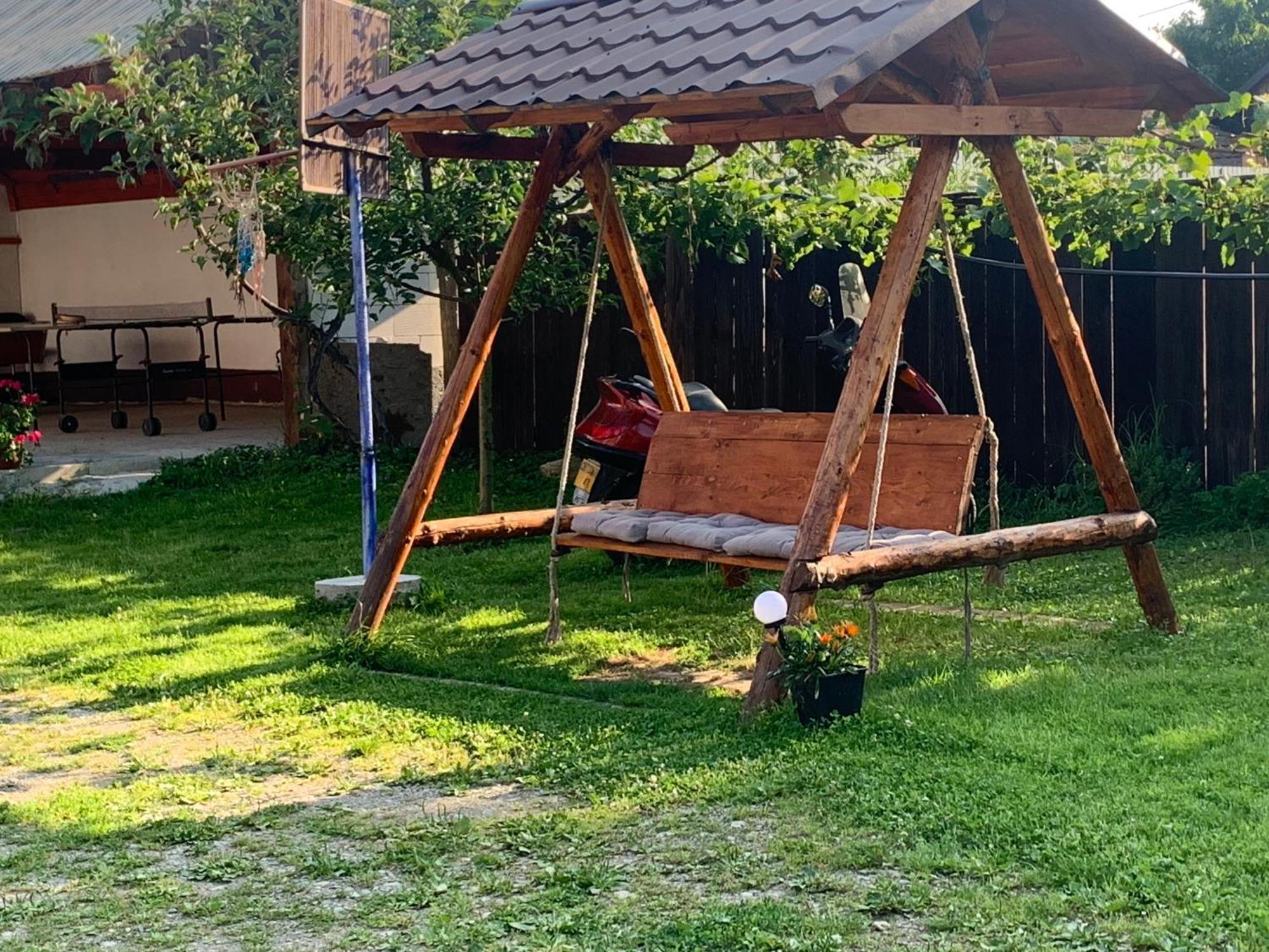 Отель Casa Mari Кырцишоара Экстерьер фото